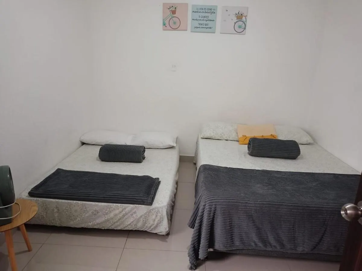 Excelente Ubicacion En La 70-Laureles Apartment Medellin Colombia