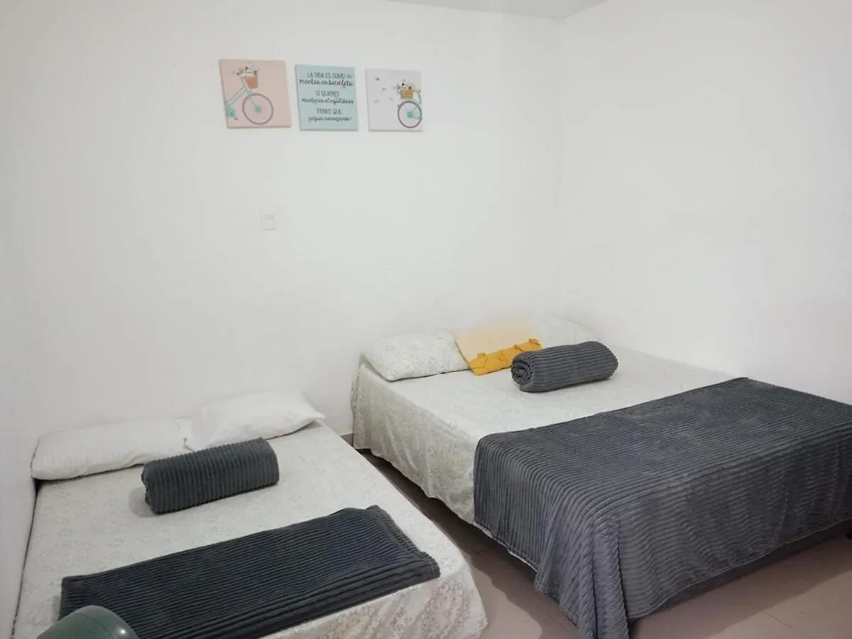 Excelente Ubicacion En La 70-Laureles Apartment Medellin