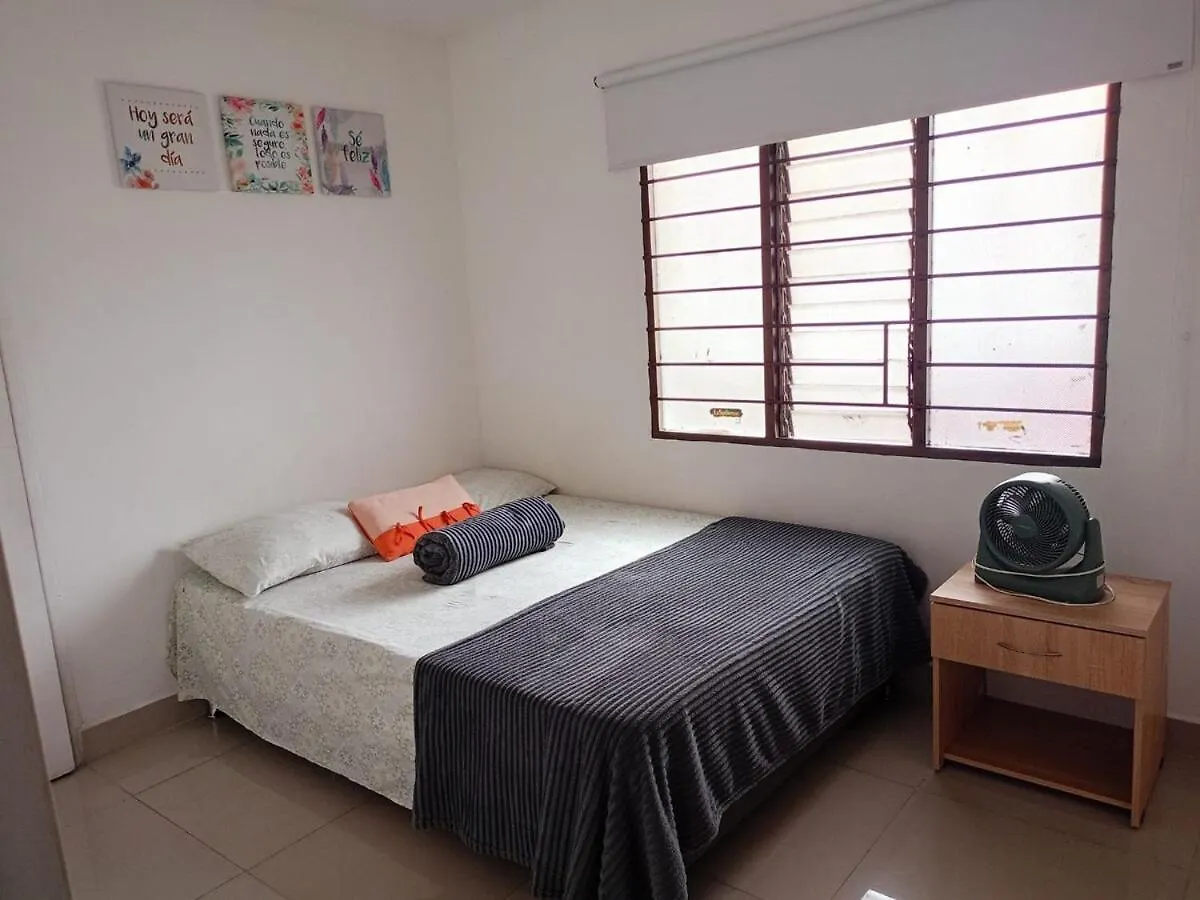 Excelente Ubicacion En La 70-Laureles Apartment Medellin 0*,