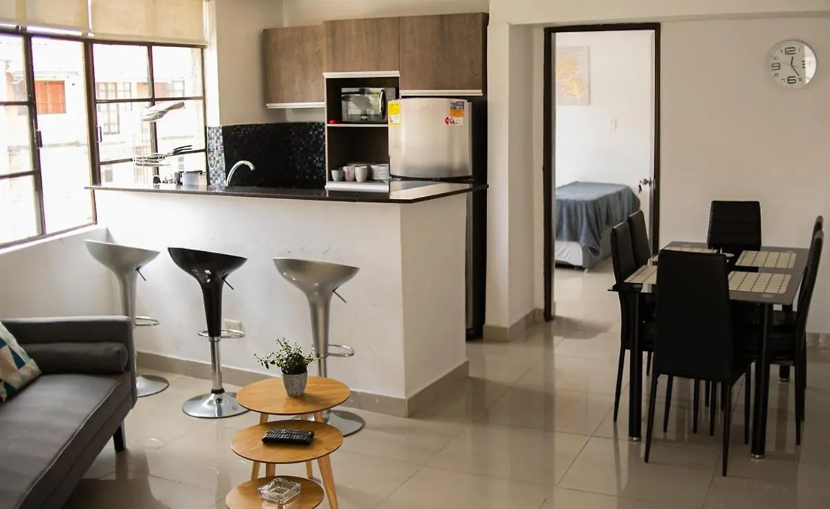 Excelente Ubicacion En La 70-Laureles Apartment Medellin 0*,