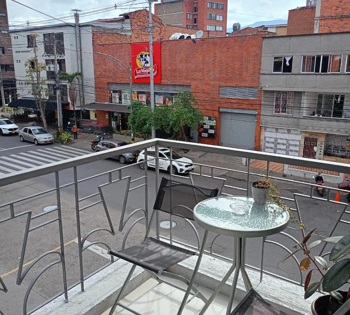 Excelente Ubicacion En La 70-Laureles Apartment Medellin
